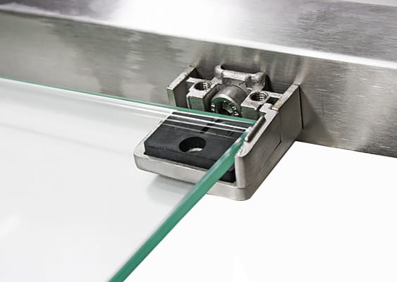 Pince 45x45mm, AISI 304, brossé avec plaque de sécurité et goupille